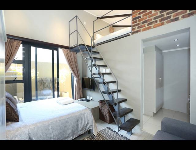 10 BEDROOM HOUSE FOR SALE IN ORCHARDS